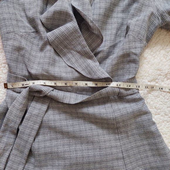 Grey plaid dress with deep v, ruffles, and belt, women's size 6 - Picture 2 of 8